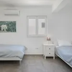 The View & Art Gallery Apartment, Free Parking