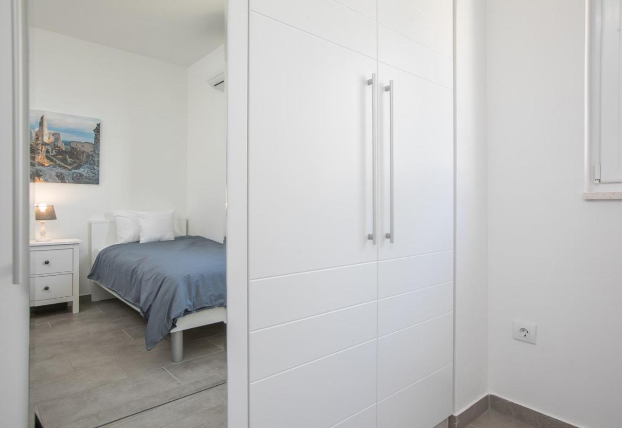 The View & Art Gallery Apartment, Free Parking * Makarska